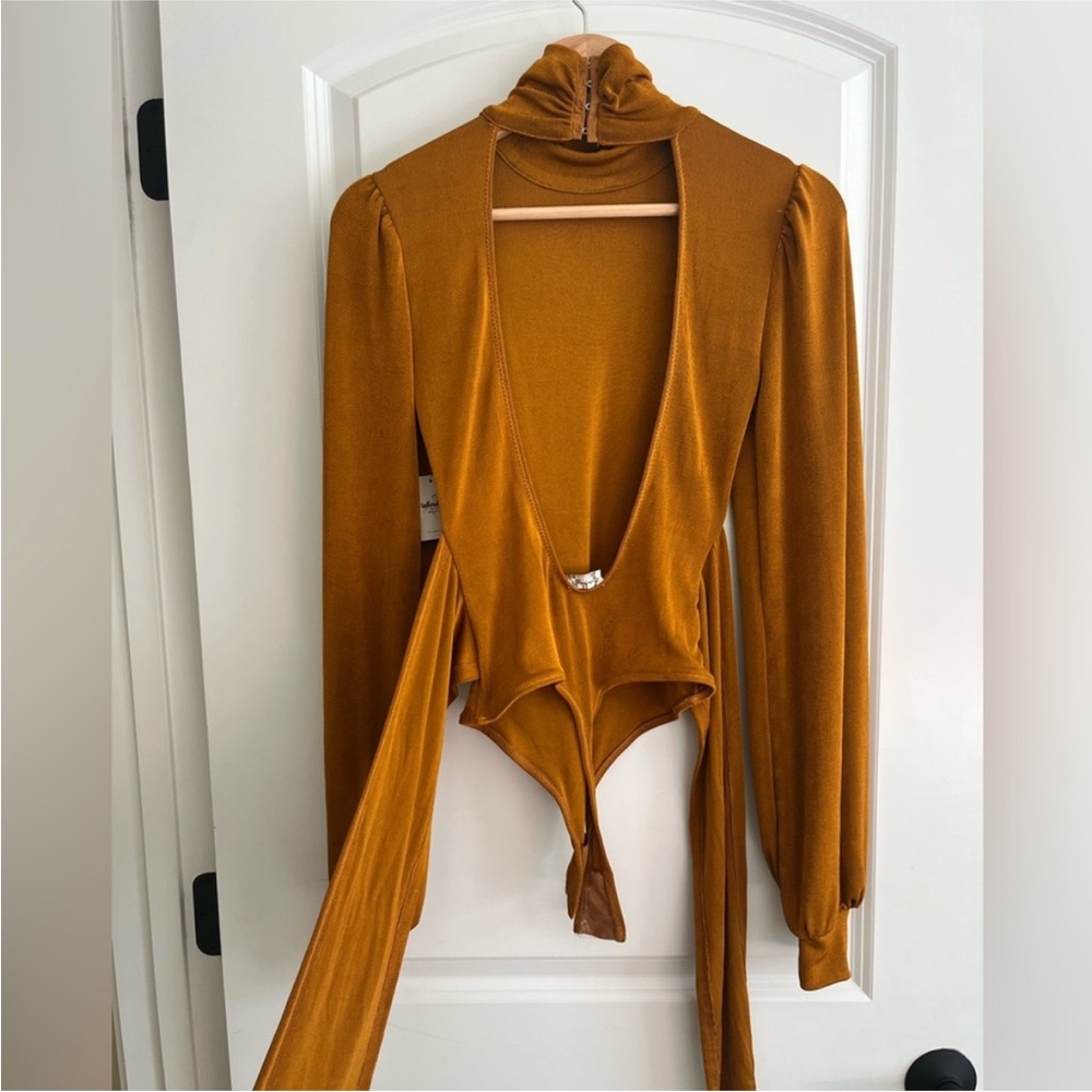 NEW Intimately by FREE PEOPLE Golden amber Long Sleeve Bodysuit XS - Picture 7 of 11
